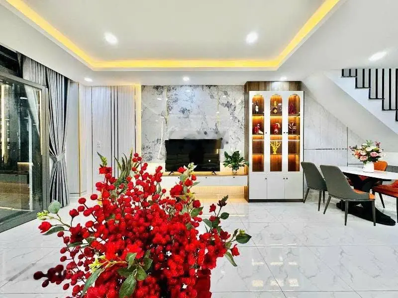 Nhà đẹp đường Nguyễn Thị Thập, Quận 7, DT 50m2, sổ hồng riêng