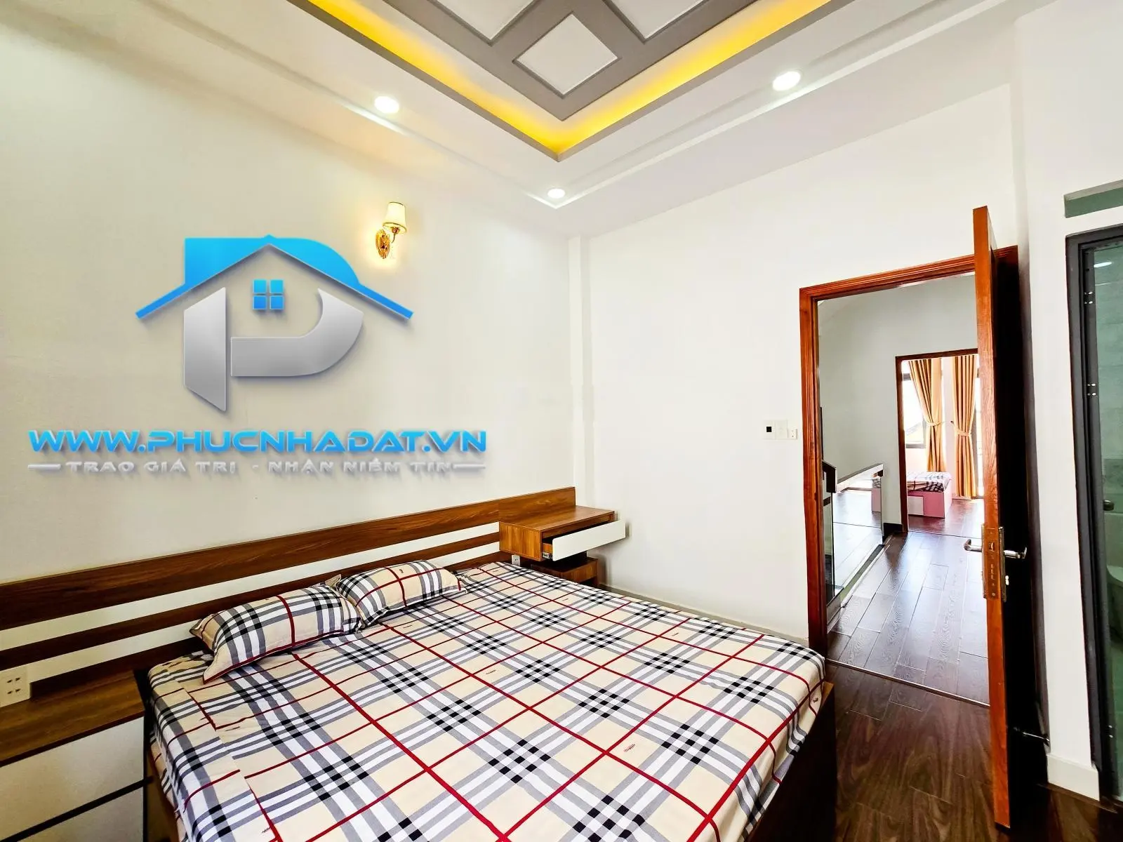 Bí quá Anh Lý xả hàng căn nhà phố hiện đại đường xe hơi Đào Tông Nguyên Nhà Bè - Giá 6.3 tỷ, 4x14m
