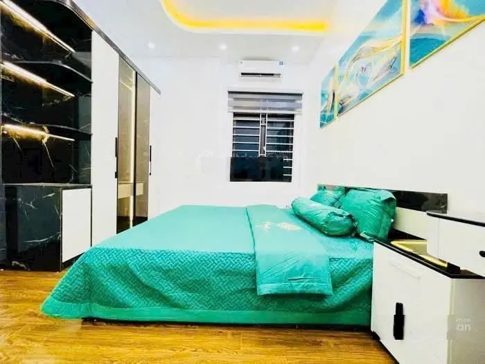 Bán nhà gần ngã tư sở dt 25m x 4 tầng. Giá 4.9 tỷ