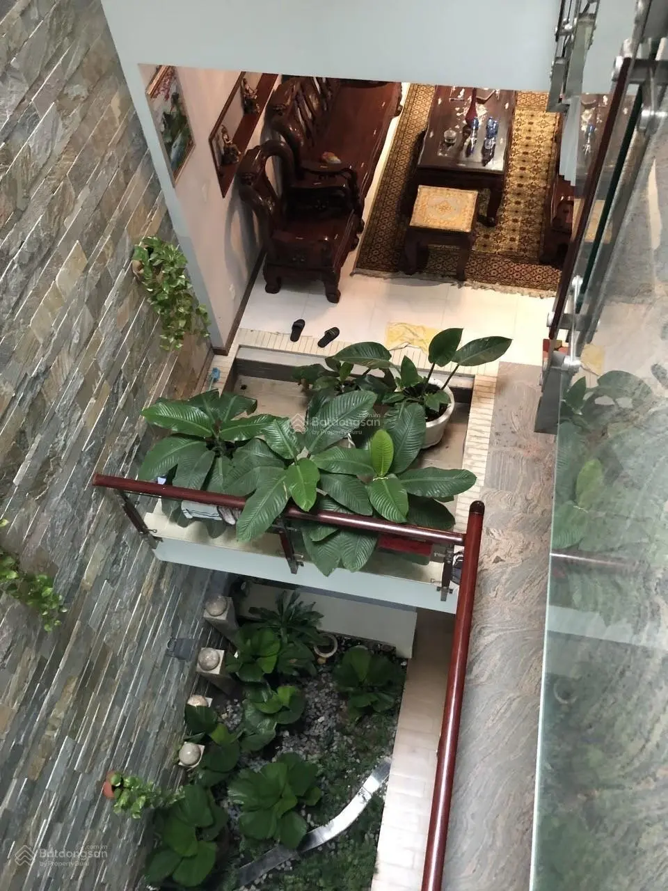 Bán nhà DT: 5.4x17m / 91.3m2/ 3 tầng / Gía 12.5 tỷ TL ngay ngã tư Hồng Hà - Bạch Đằng
