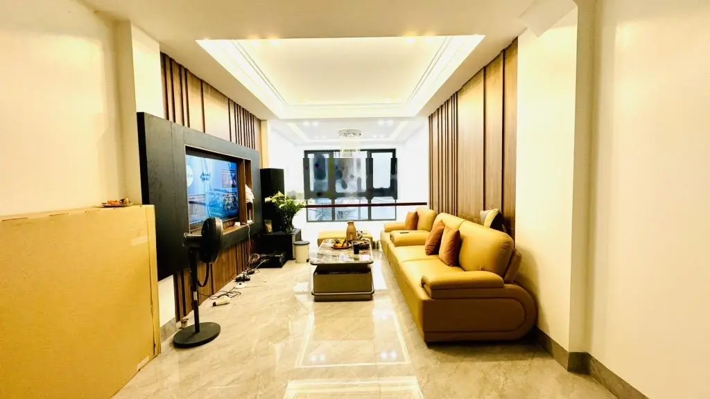 Ban nhà phố lâm hạ, bồ đề long biên, 7 tầng thang máy, gara oto 7 chỗ 45m 16.5 tỷ