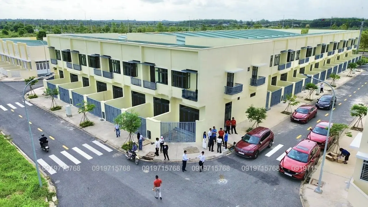 Chỉ 480 triệu, nhà phố 1 trệt + 1 lầu, trong KCN Phước Đông, Tây Ninh. SHR đã hoàn công. HT vay 70%