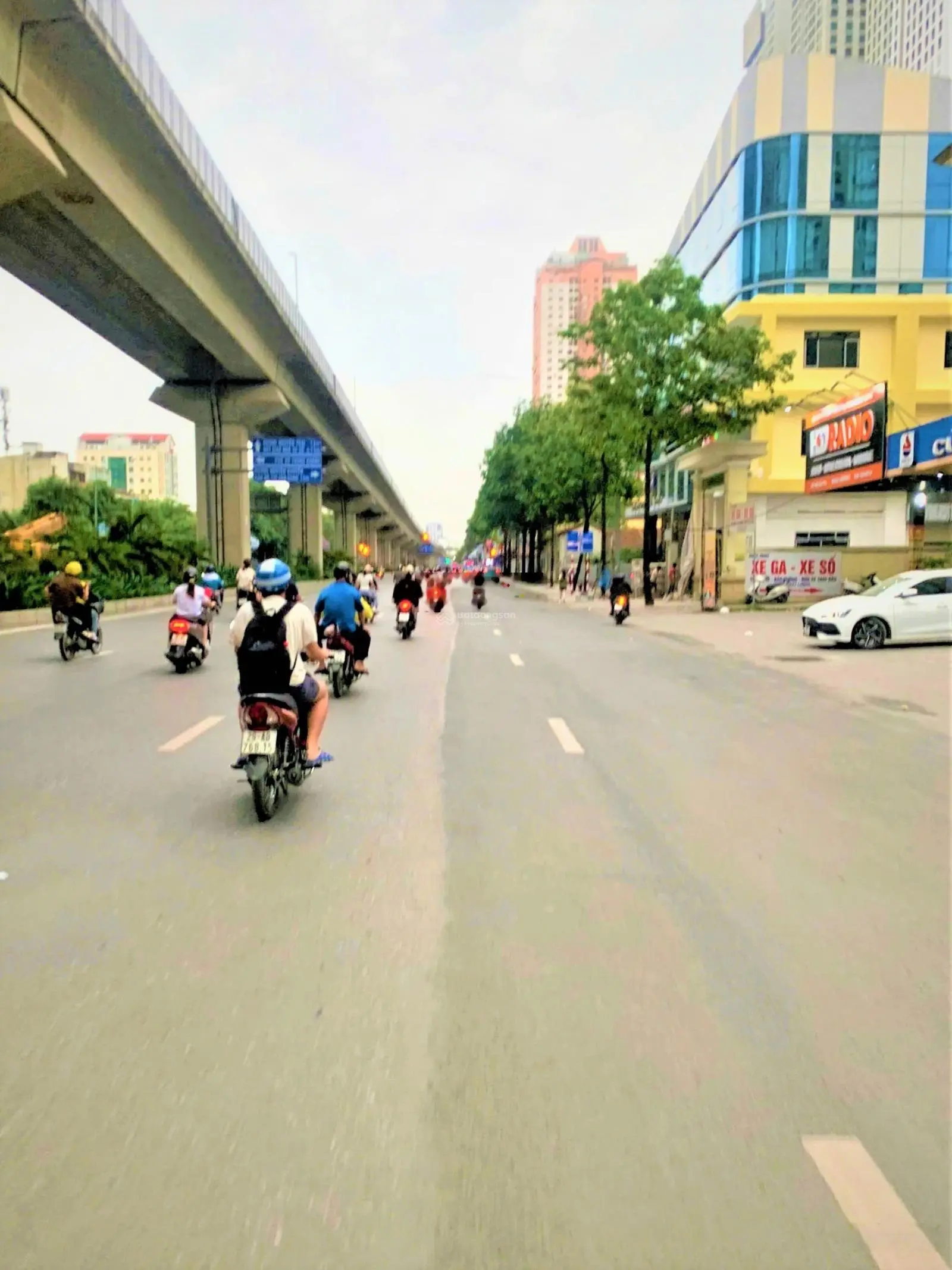 Nhà đẹp phân lô Nguyễn Trãi gần ga Văn Quán di chuyển cực thuận tiện
