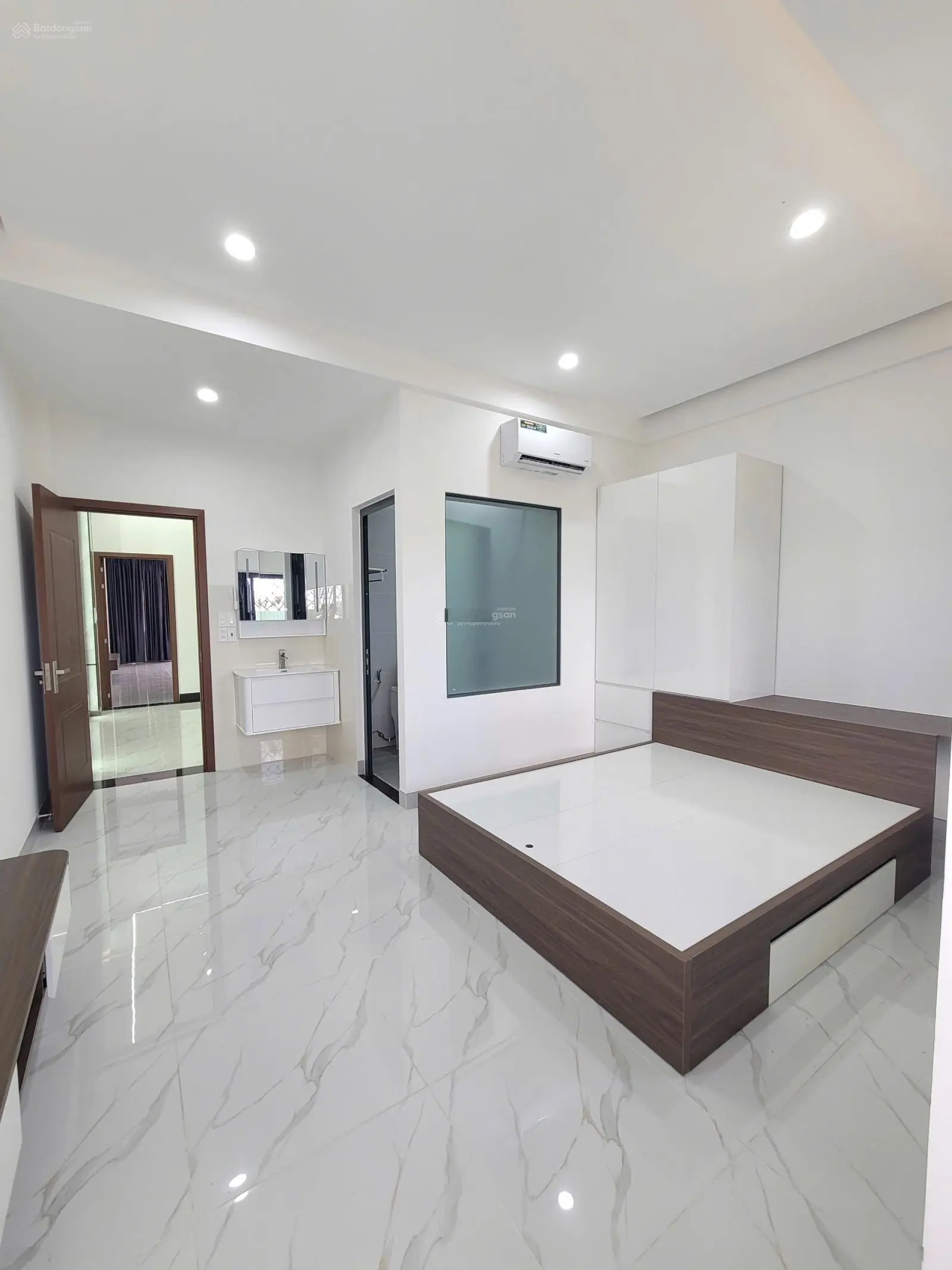 Nhà 1 trệt 2 lầu full nội thất ngay trung tâm y tế Dĩ An chỉ 6 tỷ 145.6m2, giá rẻ