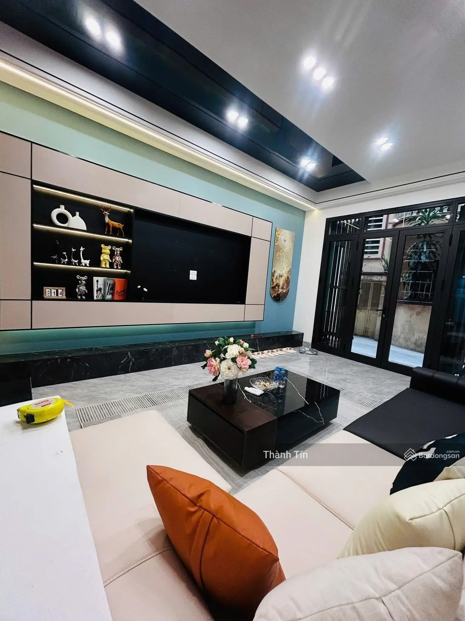 Bán nhà chính chủ ở ngay, 50m2, 4 tầng, phố Đàm Quang Trung, Long Biên. Ô tô đỗ cửa.
