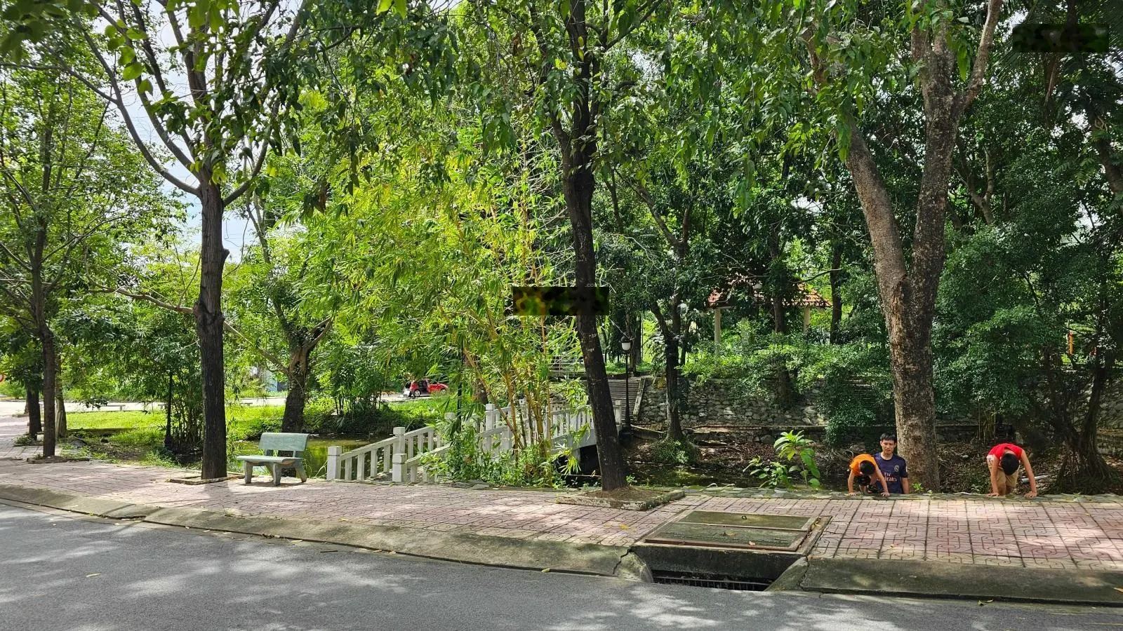 Chính chủ bán rẻ lô đất xây biệt thự ngay công viên suối Lồ Ồ.
