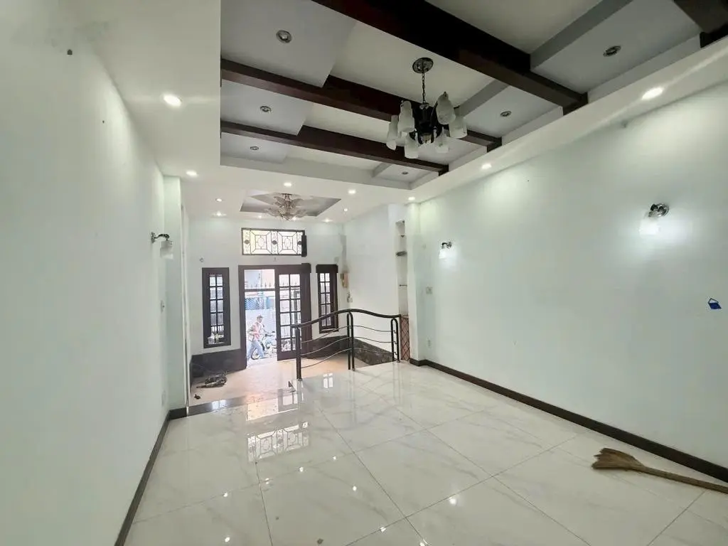Nhà Hàng Xanh 1 sẹc, gần MT, hẻm 3m, 100m2, 3 tầng - chỉ 11,x tỷ