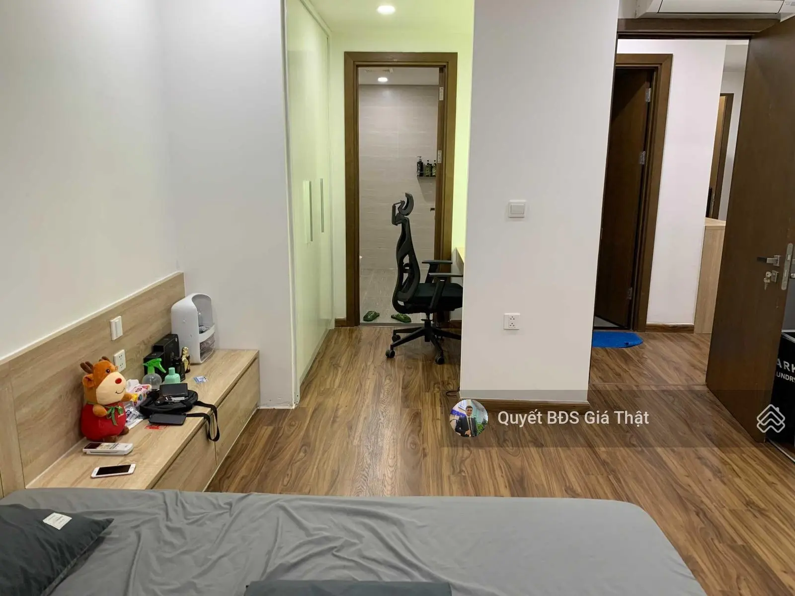 (Giá thật) chính chủ bán căn 81m2 2PN BC Đông Nam full nội thất giá 5.9 tỷ CC The Golden Palm