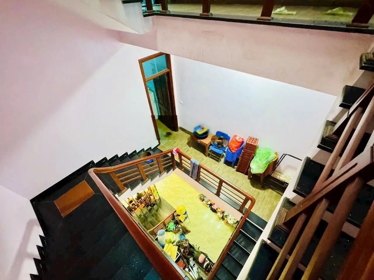 Hàng mới ra lò - phố lê thước - 50m ra đến đội cung
