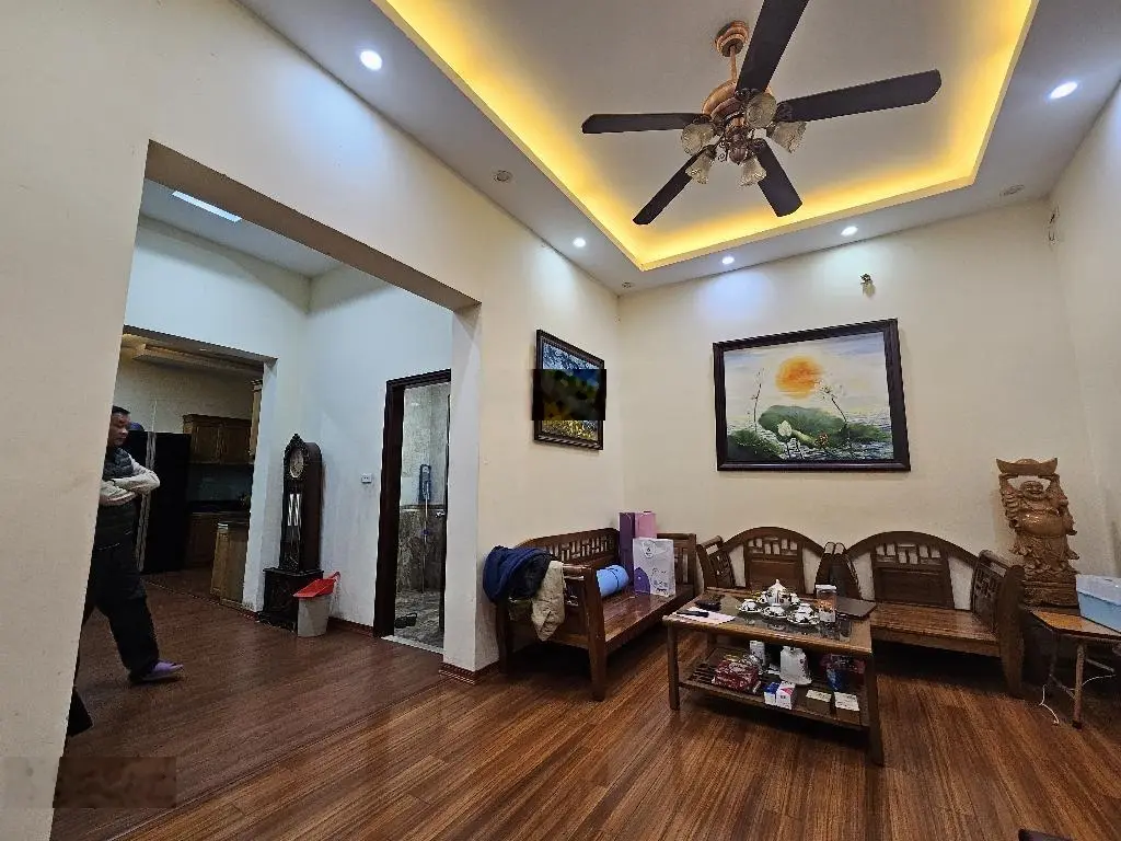 Bán biệt thự - lạc long quân - tây hồ - gara ô tô vào nhà - 15m ra phố - sát hồ tây - ngõ thông
