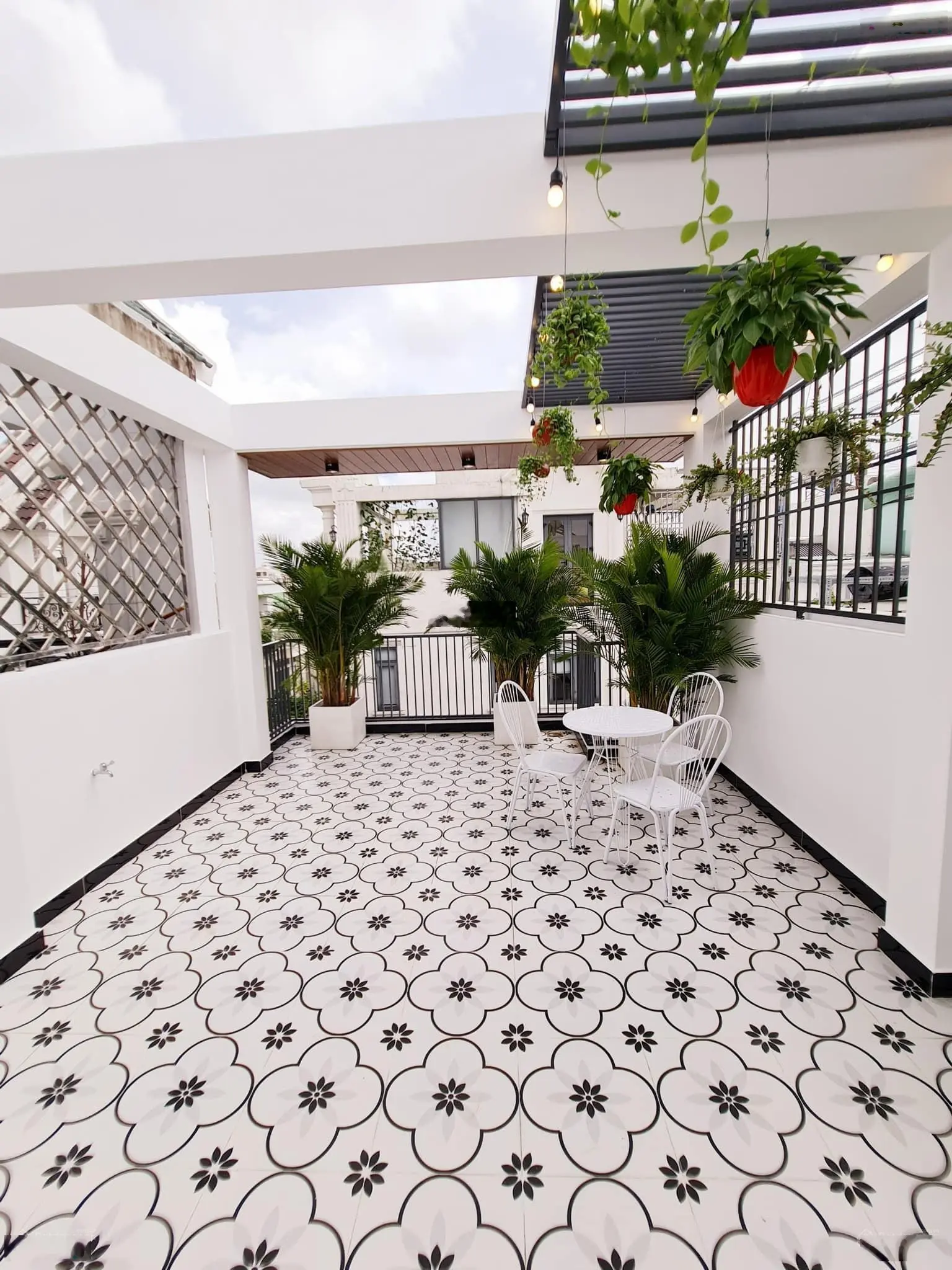 Không thể còn căn thứ 2, nhà Lê Thị Riêng, P. Bến Thành, Q1, 78m2, HĐ thuê 20tr, sổ riêng