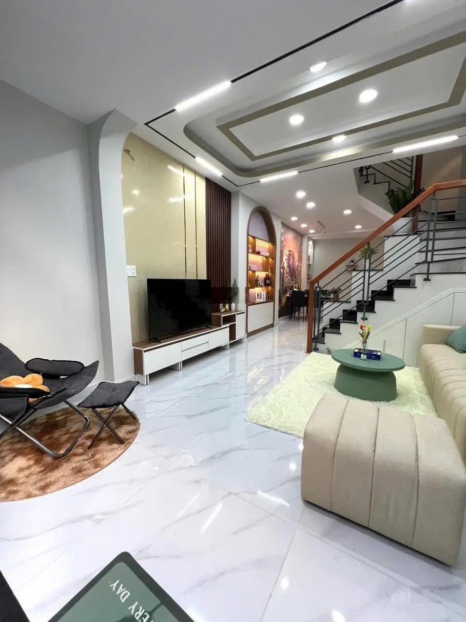 Chủ gửi nhà Nguyễn Văn Công 62m2 gần chợ Nguyễn Văn Công, SHR có sẵn HĐT 15tr/tháng, giá 2tỷ 170