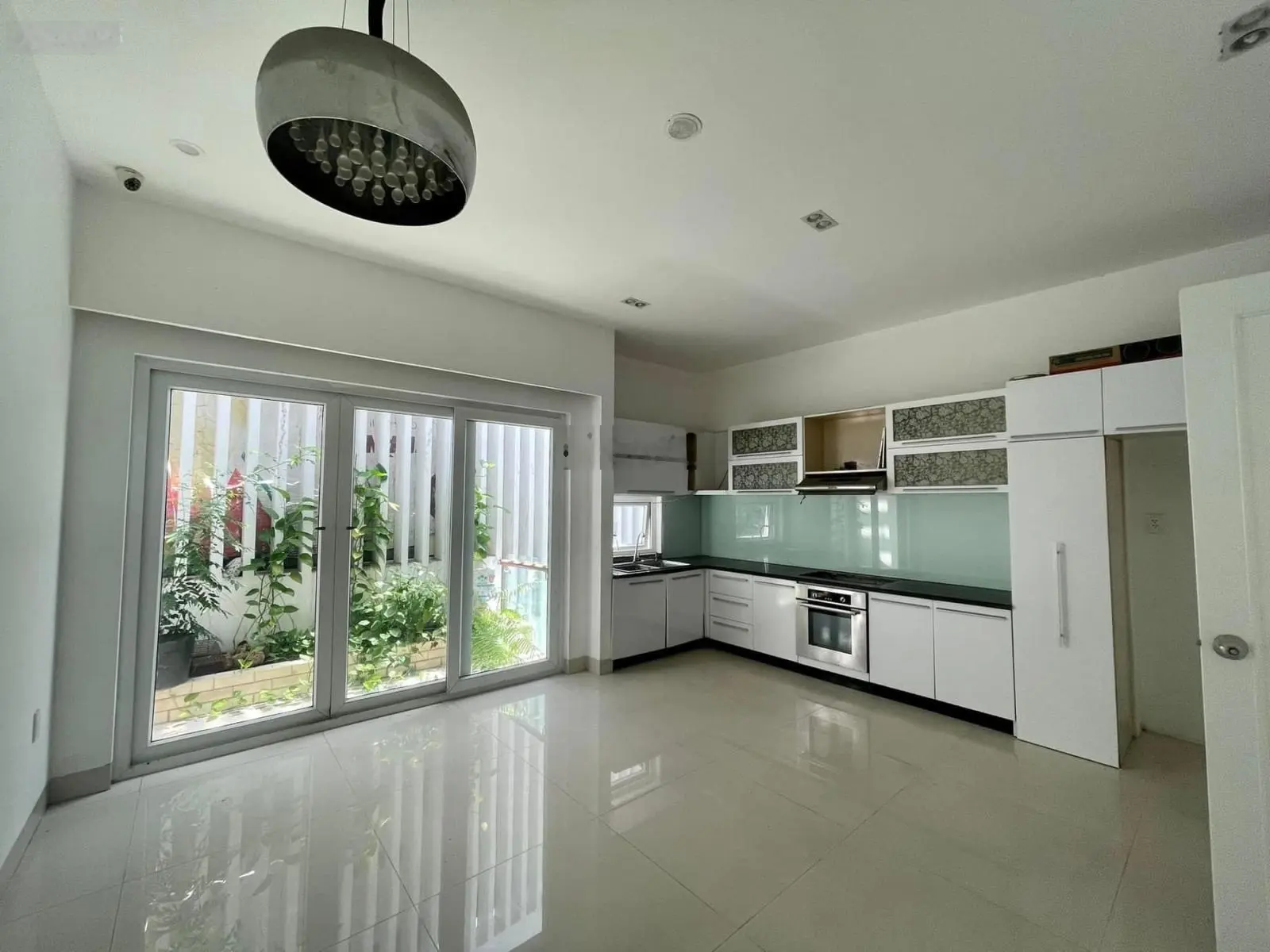 Siêu rẻ! Bán nhà 4 tầng 110m2 7PN khép kín đường Nguyễn Công Trứ - Sơn Trà cách biển 20m - 14.5 tỷ