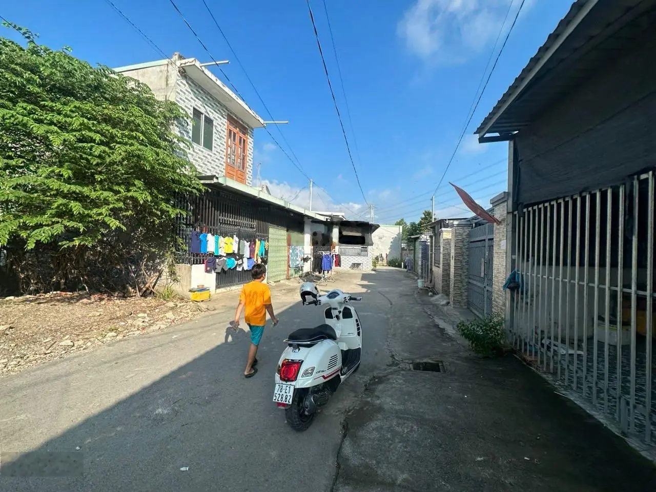 Cần bán lô đất sổ riêng, thổ cư mặt tiền nhựa. Hẻm văn phương giá rẻ