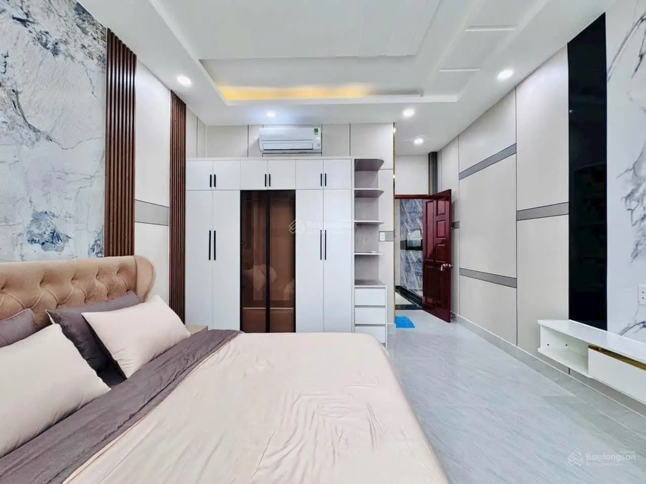 Chính chủ cần bán nhanh nhà đẹp Nguyễn Văn Nghi- GV. DT: 64m2. GIÁ 3TỶ560. Cho thuê 18tr/th. Sổ sẵn