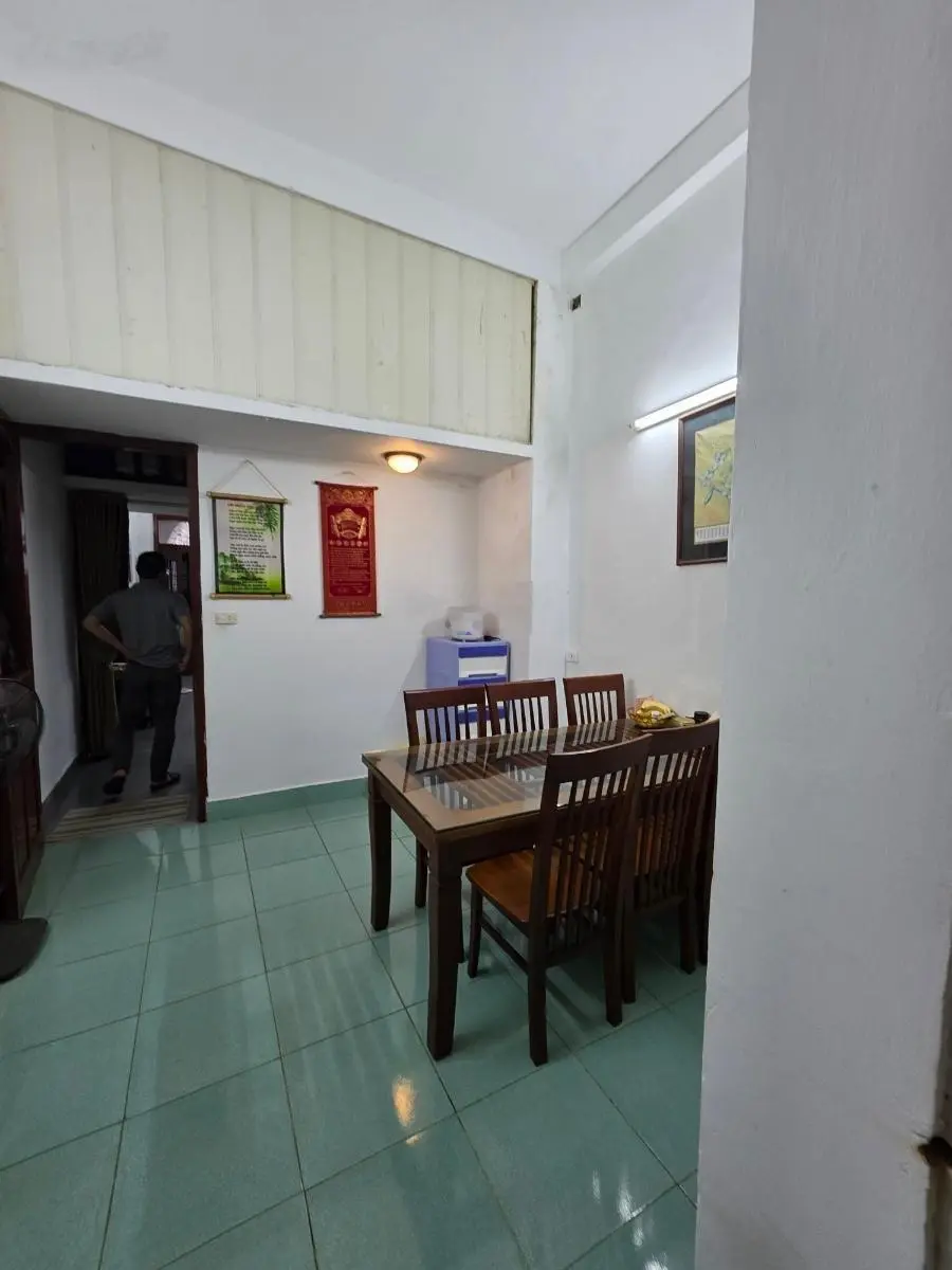 Bán nhà riêng Tây Sơn, Đống Đa. Ô tô vào nhà, kinh doanh, sát mặt phố. 70m, mặt tiền 3.8m, 4p ngủ