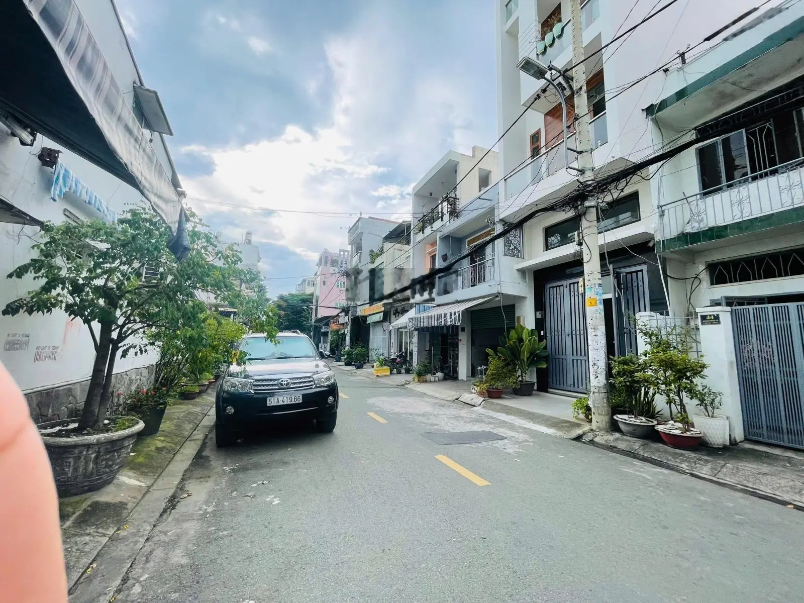 Bán gấp MTKD Nguyễn Trường Tộ, P. Tân Thành, Q. Tân Phú.DT 76m2, đúc 3 tấm, gIá chỉ 10.5 tỷ bớt ít