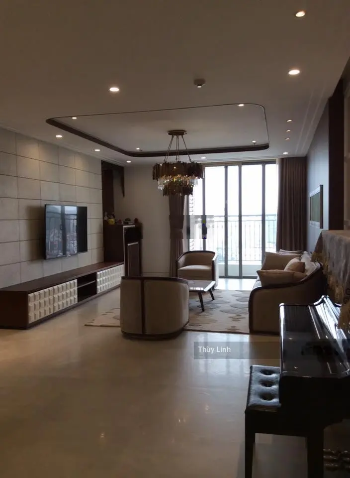 Bán căn hộ chung cư Vinhomes Nguyễn Chí Thanh, căn góc, 4 ngủ hướng đường Nguyễn Chí Thanh