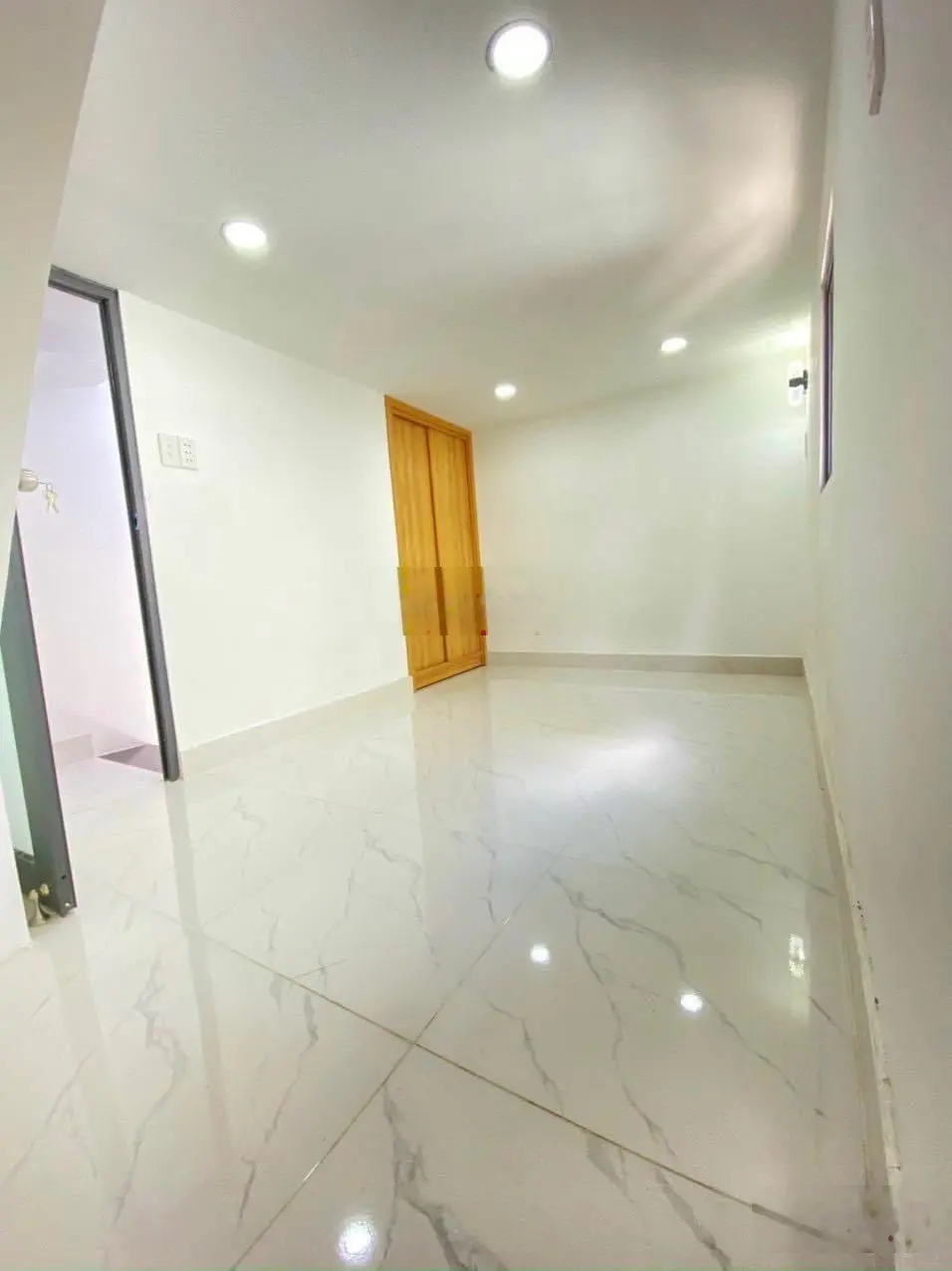 Bán gấp căn nhà đường Phạm Văn Bạch, phường 15, Quận Tân Bình, 1 trệt 2 lầu giá 3tỷ100tr