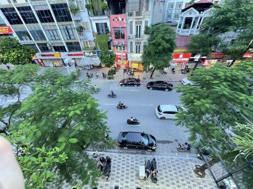 Bán nhà mặt phố Xuân La, cạnh Hồ Tây - vỉa hè đá bóng kinh doanh đỉnh cao, 51,6 m2, giá 34 tỷ