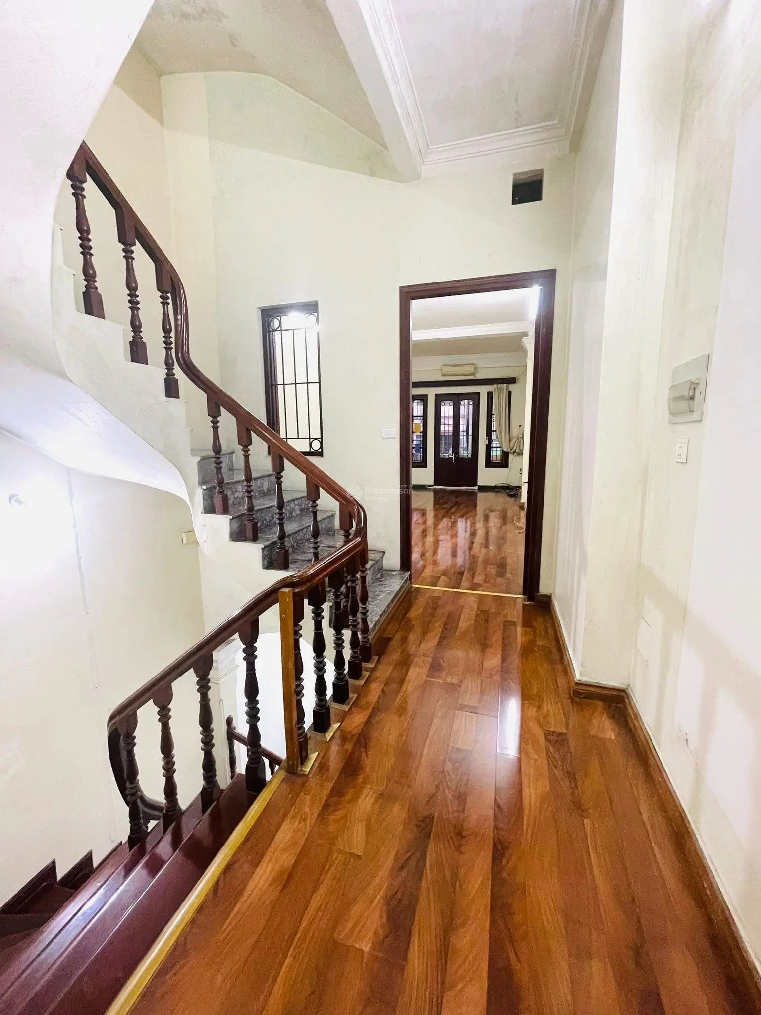 Bán nhà mặt phố, vỉa hè kinh doanh, ô tô 2 chiều, view hồ tây, thuỵ khuê - tây hồ.