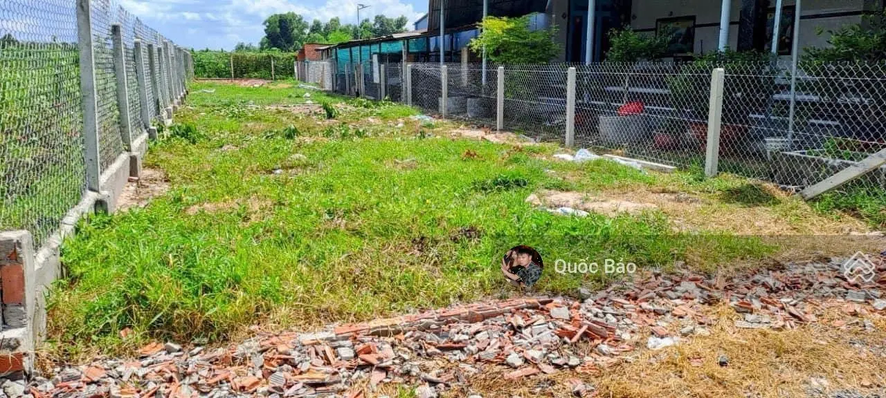 Bán gấp 120m2 đất thổ Đ. Tránh QL91, Thốt Nốt, Cần Thơ. Nằm ngay ngã ba Lộ Tẻ. 650tr. SHR full thổ