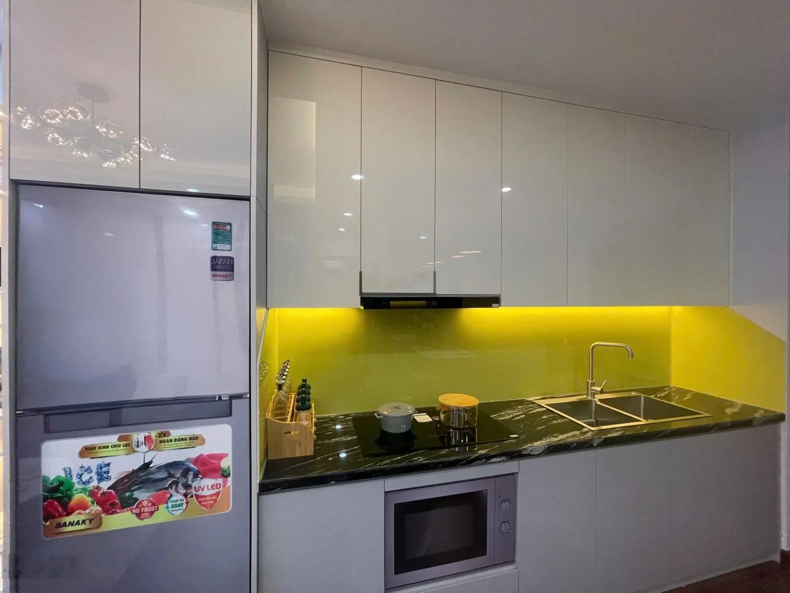 Bán căn góc 3PN 82m2 giá 1 tỷ 730, nhà mới sổ đỏ lâu dài cho thuê 10 - 11tr/tháng. Có hỗ trợ vay