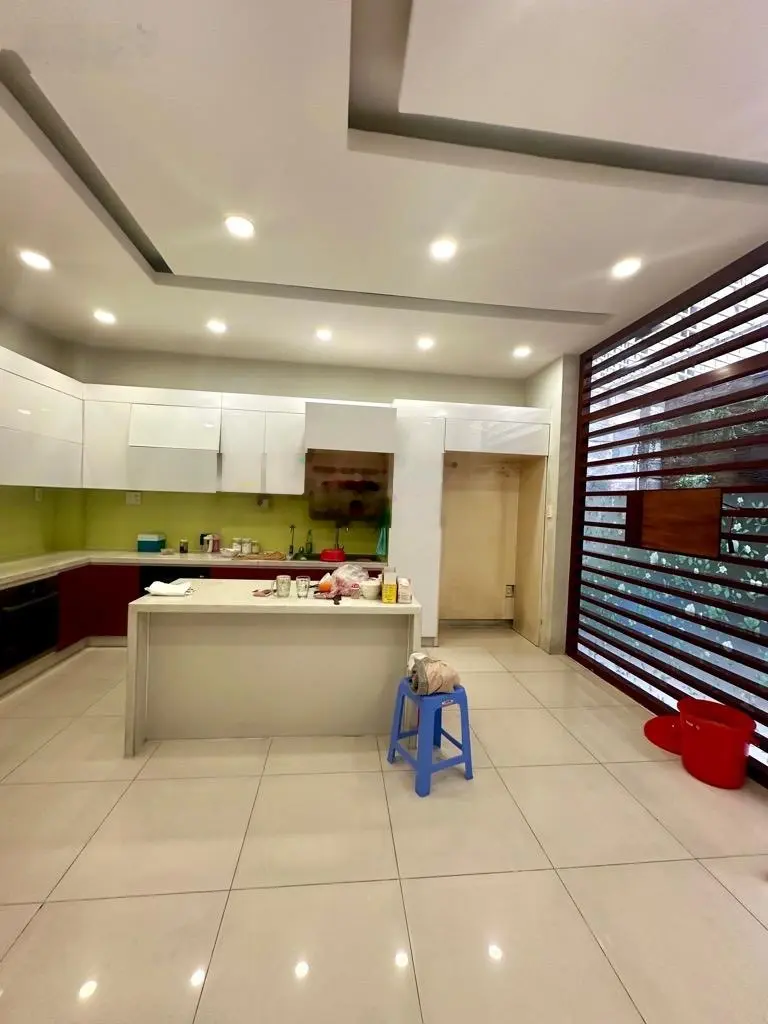 Mặt tiền đường số 7 - khu vip trung sơn - nhà 5 tầng mới đẹp lung linh - xe hơi ngủ trong nhà