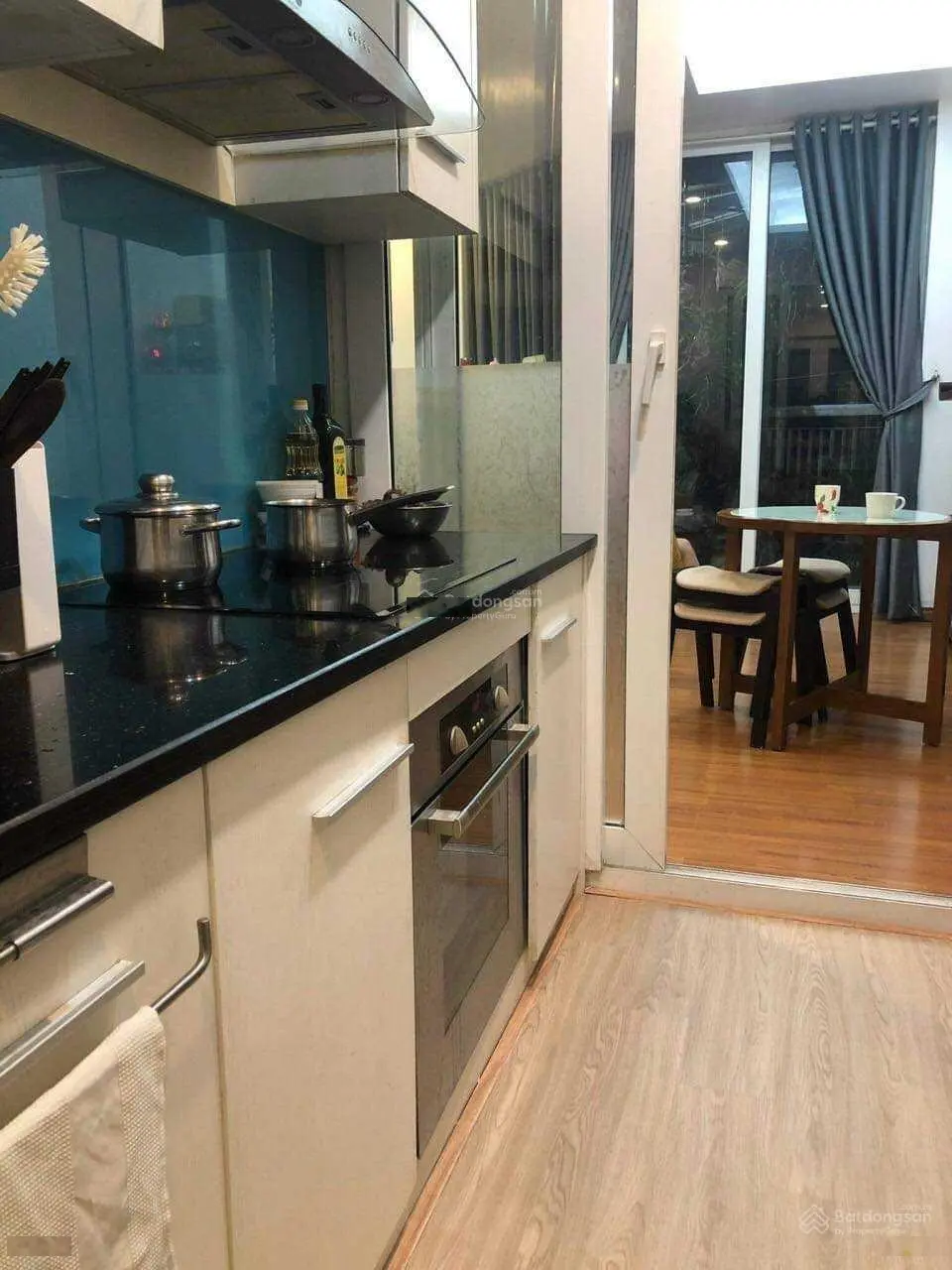 Gia chủ tôi cần bán căn hộ 60m2 tại Resco Cổ Nhuế full NT BC ĐN giá 2,6 tỷ BP có TL