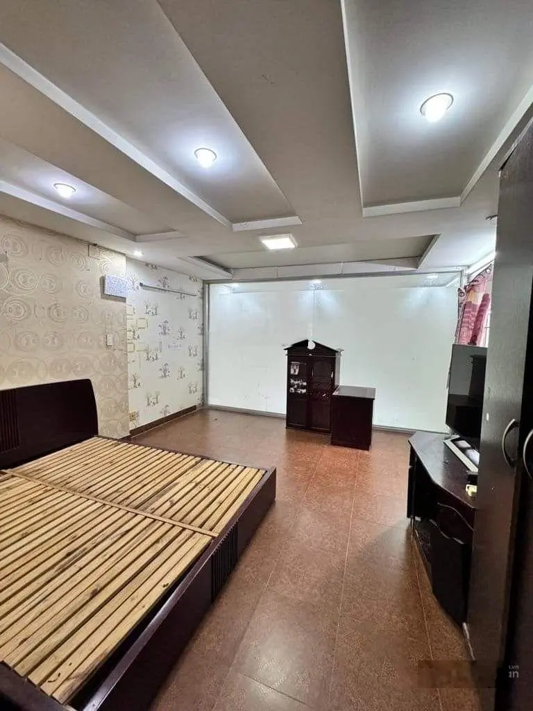 Trịnh Đình Trọng, gần Âu Cơ, Khuông Việt nhà 4 tầng, 68m2, (4.3 x15.5m), hẻm trước nhà 4m, 5.5 tỷ