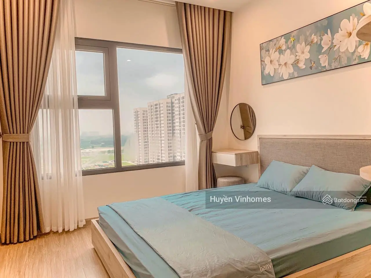 Chính chủ bán gấp căn hộ 2N2VS 68m2 giá 2,6 tỷ tặng full nội thất Vinhomes Ocean Park