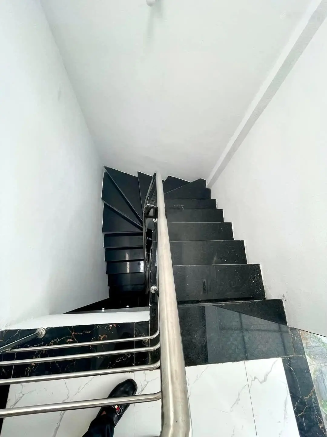 Bán tòa CCMN phố Hoàng Mai 68m2 * 6 tầng * 12 phòng full đồ. Doanh thu đạt 50tr/ tháng