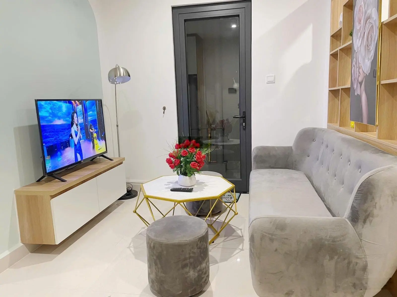 Chính chủ bán căn studio full đồ tầng trung tại S1.10 (miễn môi giới)