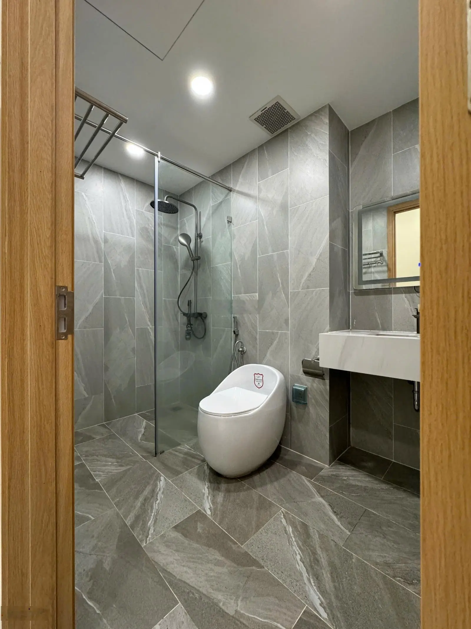 Bán The Ascentia, 2PN, 2WC đầy đủ nội thất. Có giá 6,7 tỷ