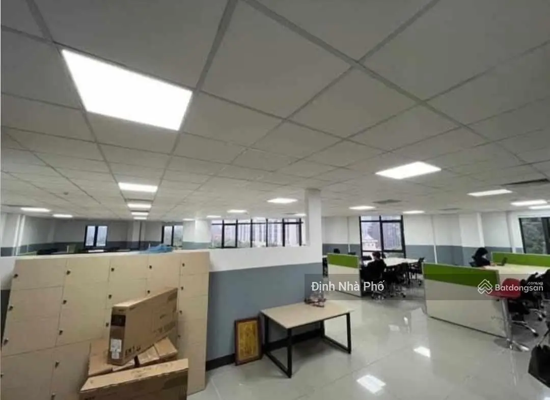 Bán tòa 7T MP Nguyễn Đình Thi, ôm trọn view Hồ Tây 128m2 MT 8.7m - vị trí đắc địa cho thuê 330tr/th