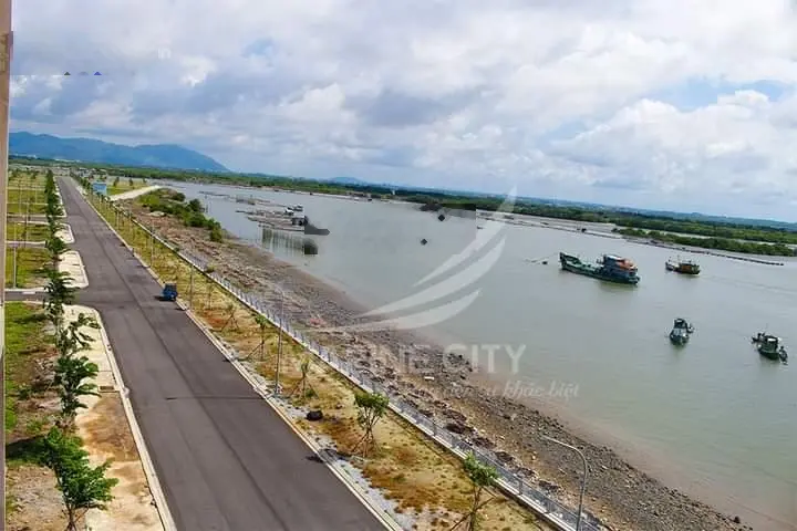Chính chủ bán nền đất 120m2, Marine City. Vị trí đắc địa