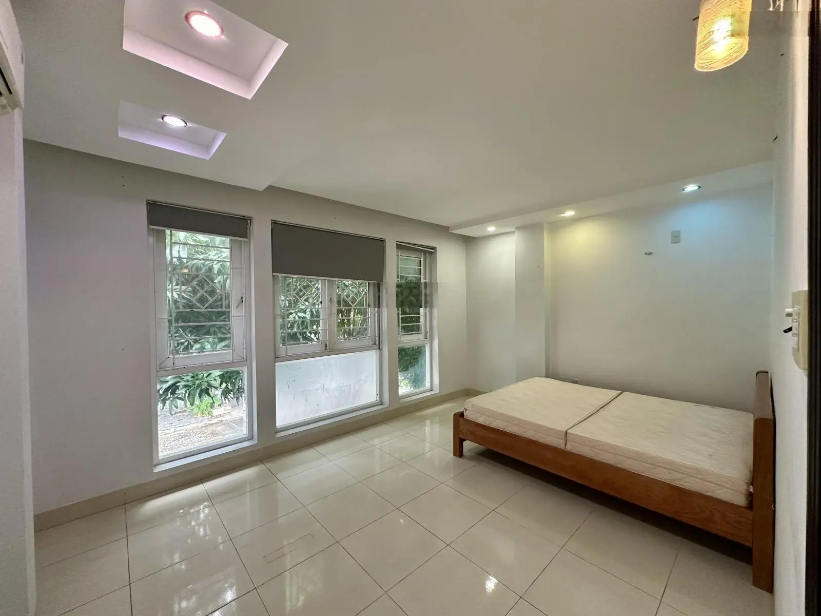 Bán nhà 3 tầng hướng Đông Nam KĐT Phước Long dt 80m2 ngang 5m đường rộng 16m