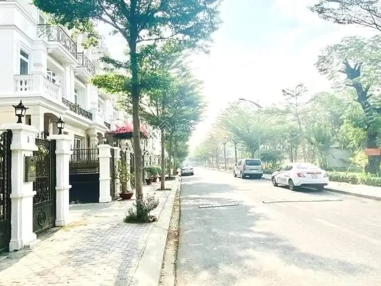 Bán nhà Võ Văn Tần, P6 Q3: DT 8x20m, 160m2, giá 37 tỷ còn thương lượng ạ