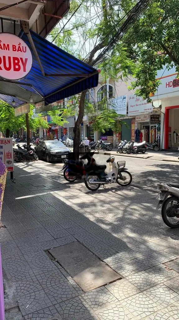 NHÀ MẶT TIỀN KINH DOANH MAI THÚC LOAN HUẾ