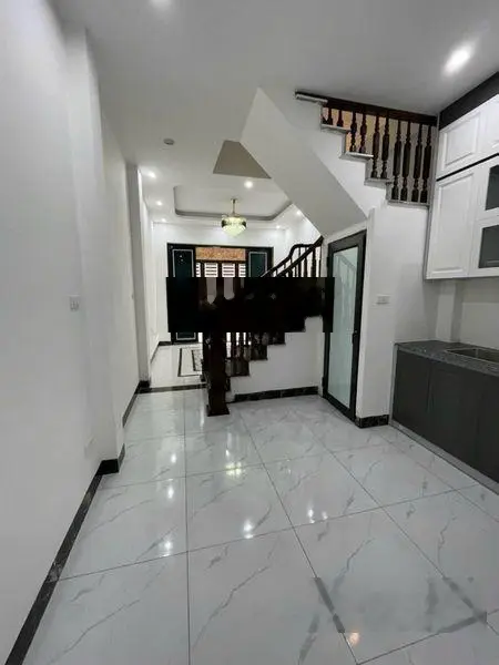 Rẻ+đẹp nhất phụng châu. nhà lô góc 4t*33m2 trục chính ngõ thông, xe bus chạy qua nhà. giá chỉ 2,5tỷ