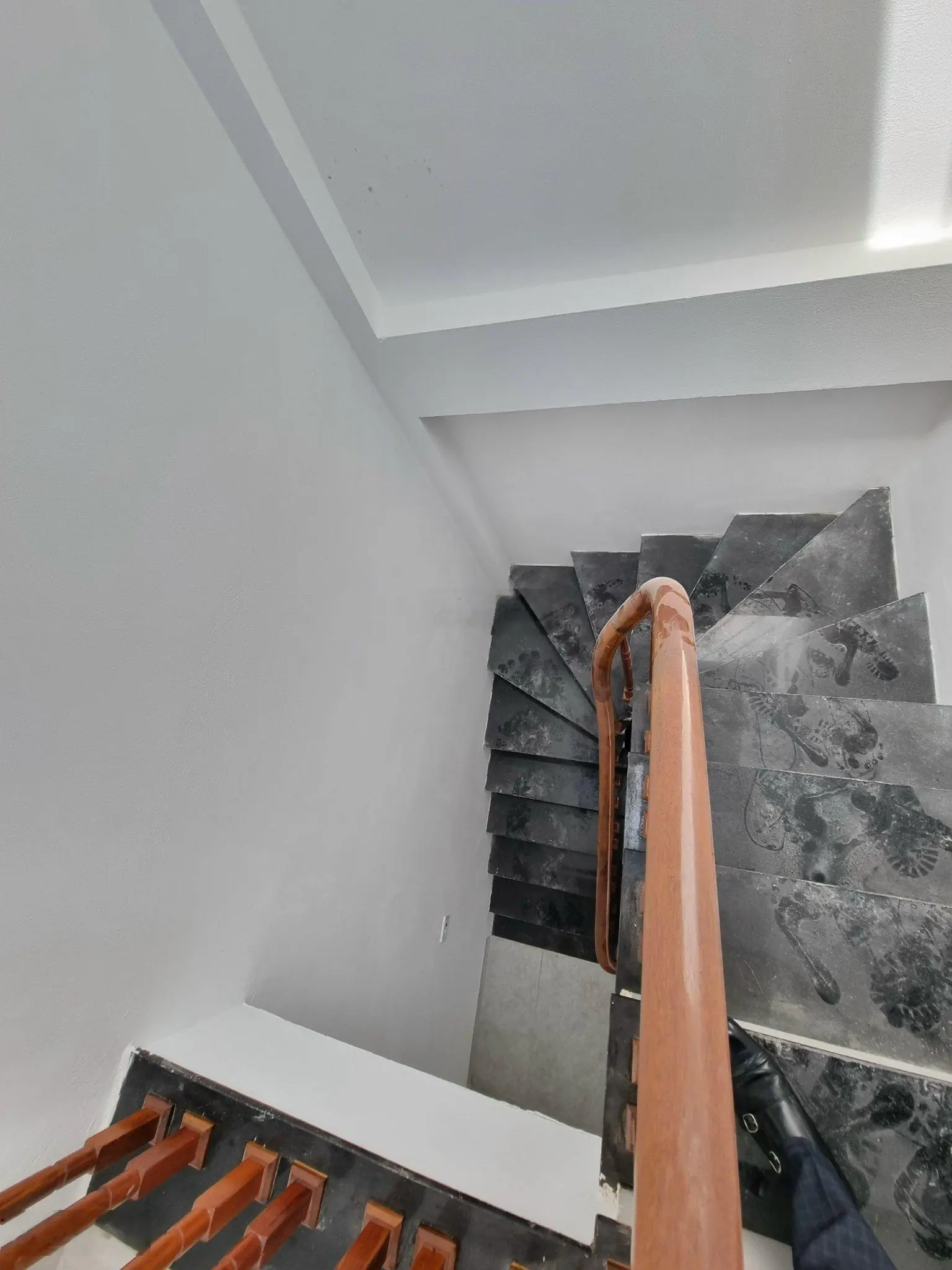 Bán nhà tổ 4 Phú Lương 30mx5t ô tô đỗ gần đường trước nhà rộng, thoáng mát giá chỉ 4,99 tỷ
