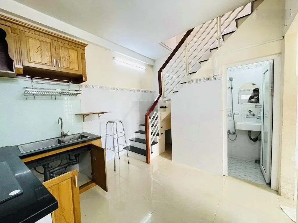 Chủ cần tiền bán gấp nhà q4 dt 46m2 chỉ 5 tỷ 900