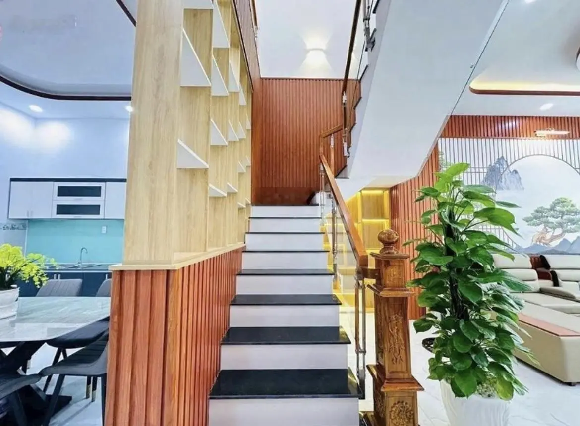 Nhà đẹp 1 lầu ngay sau chợ bình chánh 90m2 giá 1ty420 gần kcn cầu tràm, phù hợp kinh doanh buôn bán