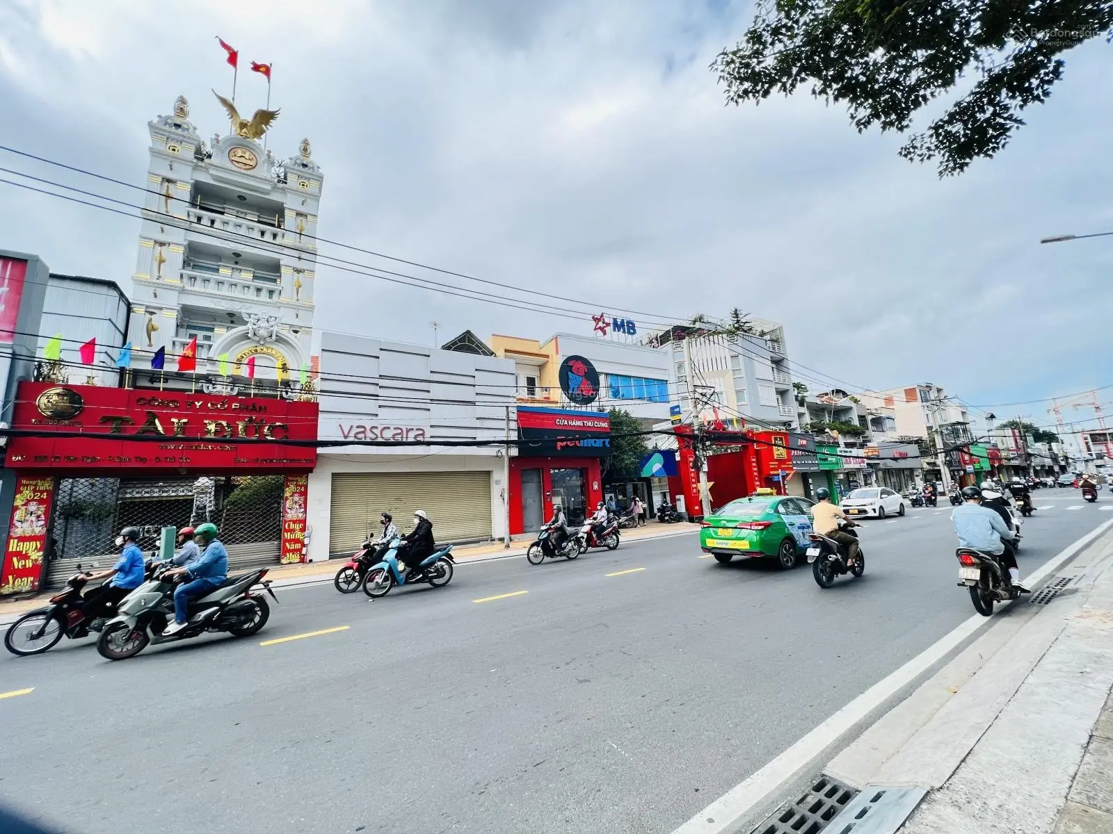 Siêu vị trí phố chuyên doanh Võ Văn Ngân - P. Bình Thọ - 267m2 ngang 6.5m - HĐT 150 triệu/Th