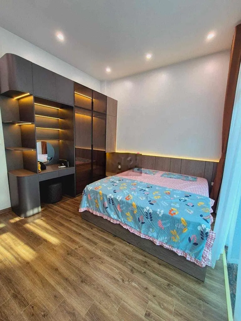 Ô tô, vỉa hè! Nguyễn Chí Thanh, phân lô, kinh doanh DT 40m2 4 tầng MT