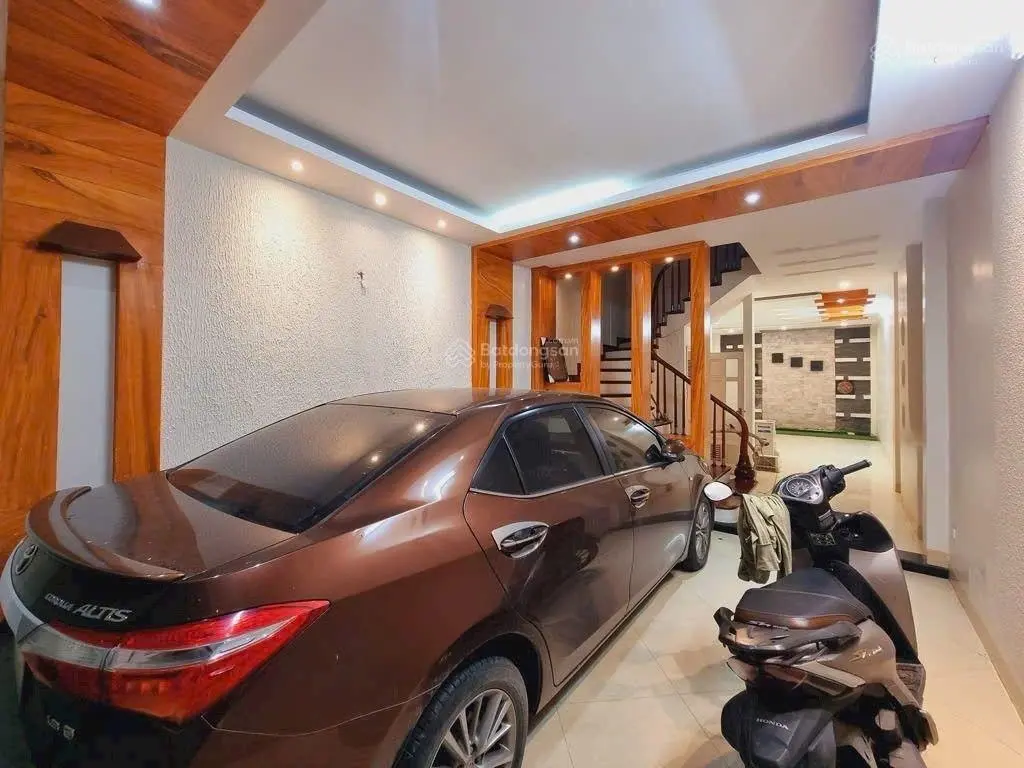 Nhà nguyễn trãi , ngã tư sở, 70m, 5 tầng, 11.5 tỷ. ô tô vào nhà