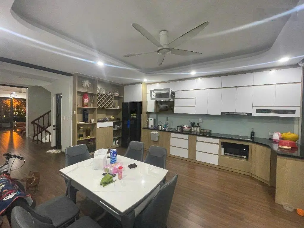 Bán nhà mặt phố Thanh Xuân - phân lô quân đội - lô góc - DT 104m2 x 5 tầng thang máy - giá 37.5 tỷ