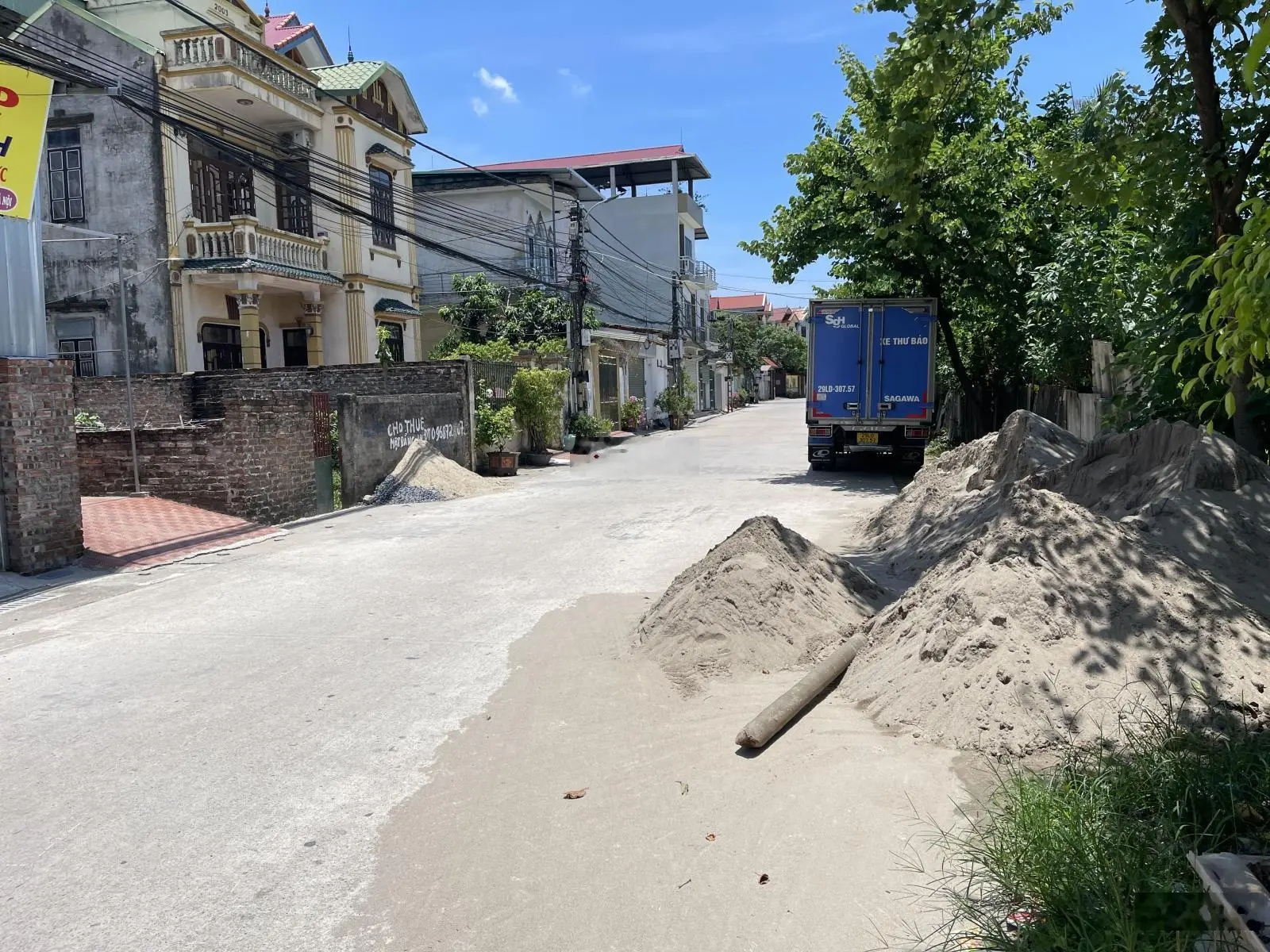 Bán đất kinh doanh, mặt tiền 6.4m. DT 94m2, tại trục chính đường Thiên Biều, Kim Chung, Đông Anh