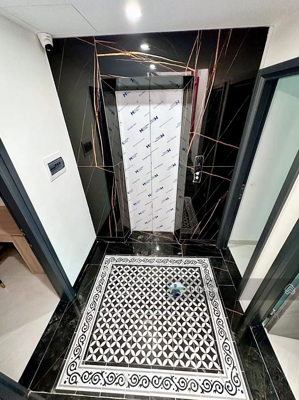 Tòa CHDV quận Đống Đa, 17 phòng đủ đồ, thu về 100Tr/Tháng, 71m*7 Tầng, Vị trí Gần Phố, Mặt ngõ rộng