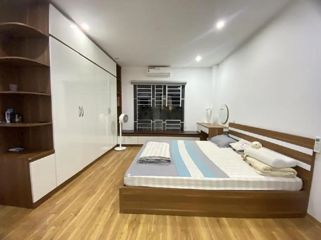 Nhà đẹp ở luôn, Tây Nam Linh Đàm tiện ích an sinh đỉnh. Thoáng sáng, hoa hậu xóm